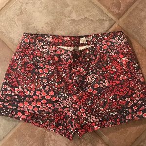 *SOLD* GAP shorts